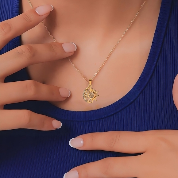 🆕 18K Gold Moon & Sun Crystal Pendant Necklace – Celestial Romance - Picture 3 of 9